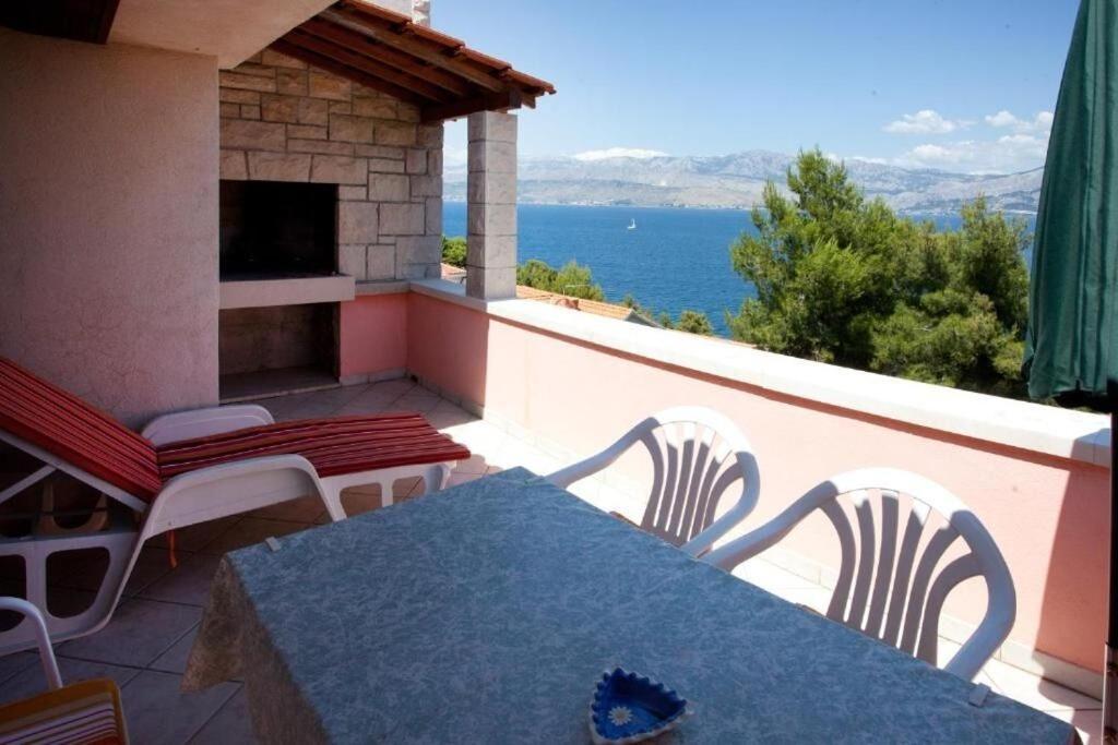 Apartments Damir - 80 M From Beach Postira Dış mekan fotoğraf