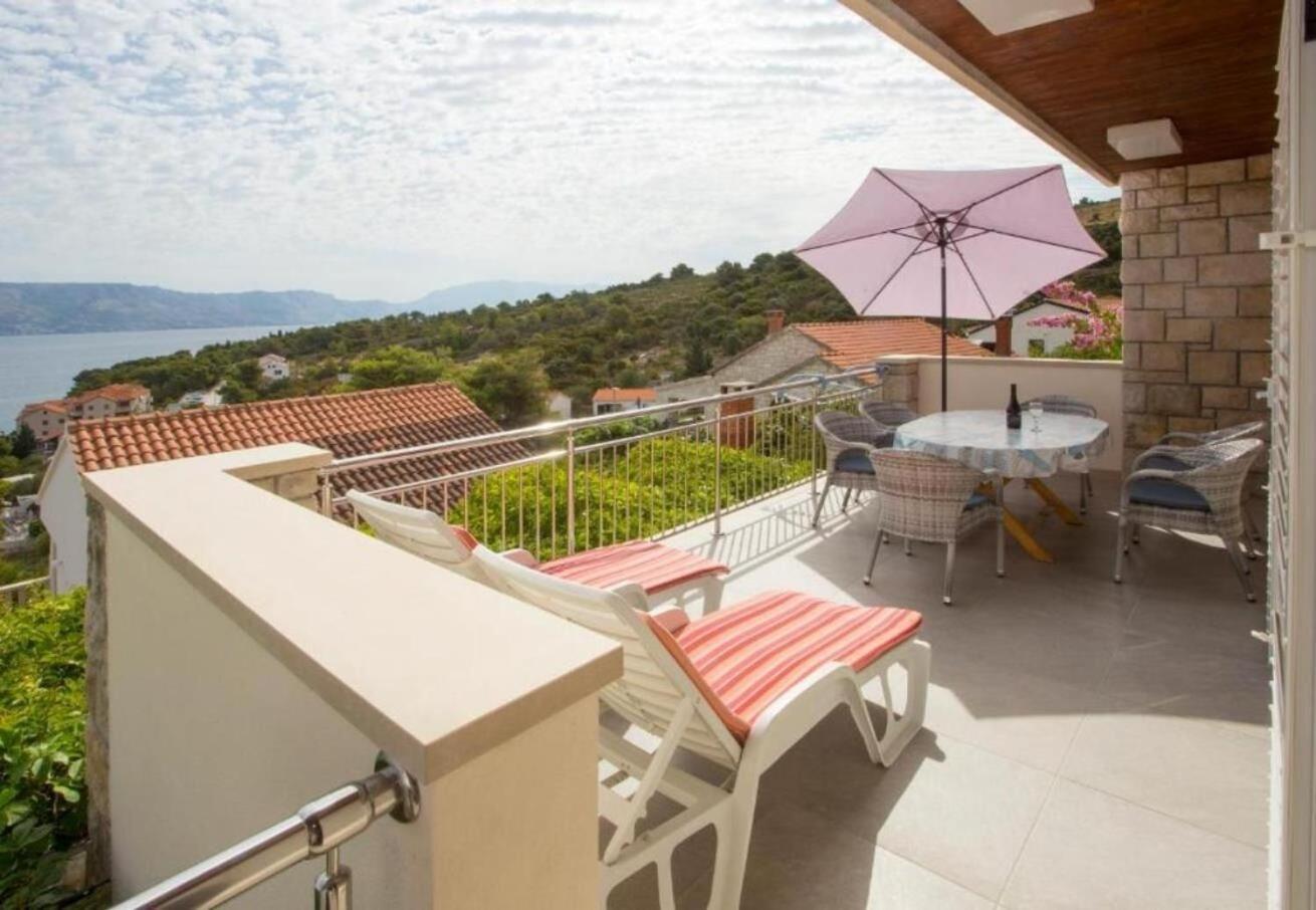 Apartments Damir - 80 M From Beach Postira Dış mekan fotoğraf